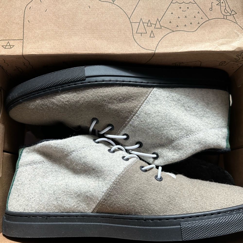 Baabuk Sky Wooler - Oatmeal . Size 10 (43)